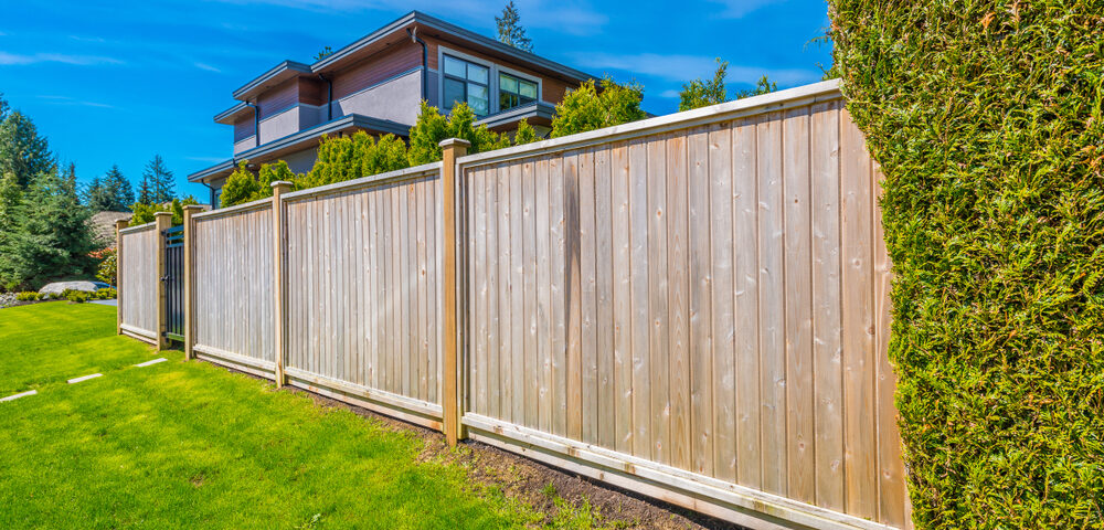 Wooden fence Separate and protect private property